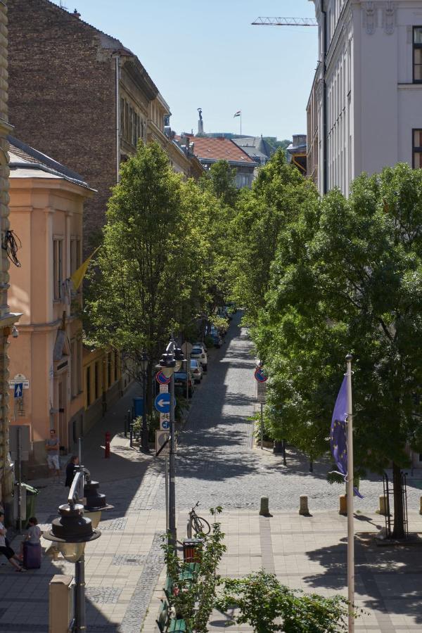 Ili Apartment Budapeste Exterior foto